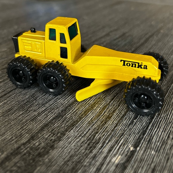 VTG | Tonka Toy | Construction Excavator - Picture 3 of 7